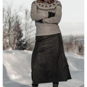 Skhoop Original Insulated Black Maxi Skirt  Designed In Sweden Sz.L
